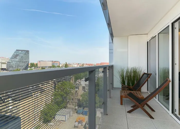 Perfectely Located With Free Parking Apartment Poznan