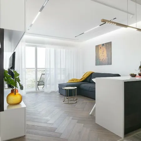 Perfectely Located With Free Parking 아파트 포즈난