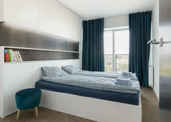 Perfectely Located With Free Parking 公寓