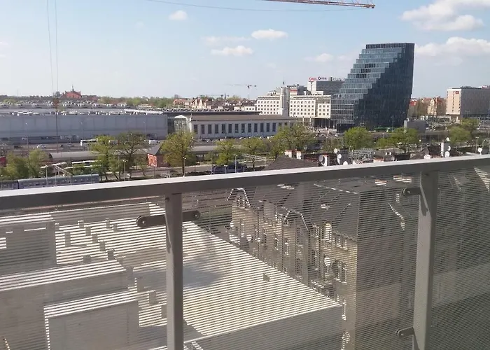 Perfectely Located With Free Parking 公寓